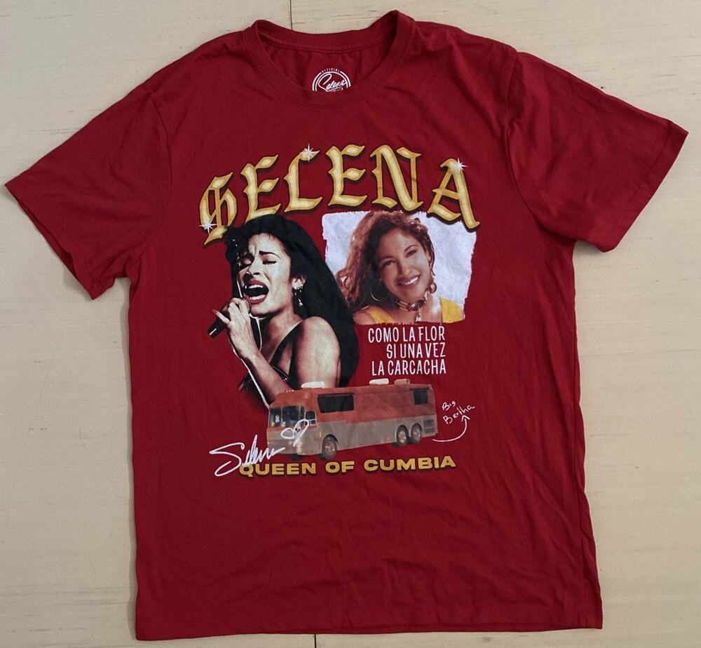 Selena Women's Size M The Queen Of Cumbia Graphic Short Sleeve T-Shirt